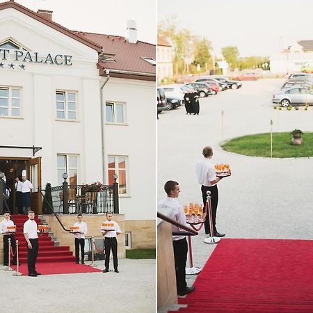 Orient Palace Bielany Wroclawskie Luaran gambar